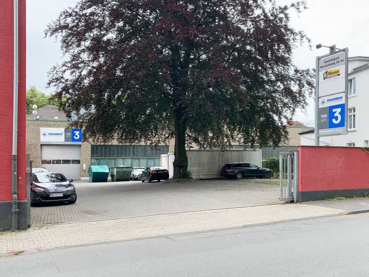 Beschilderung - Pylone, Hinweisschilder, Außenwerbung, Leitsysteme