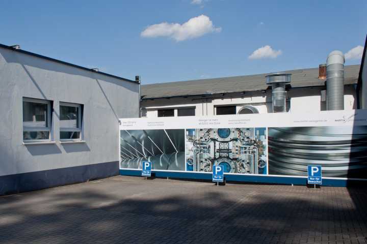 Beschilderung - Pylone, Hinweisschilder, Außenwerbung, Leitsysteme